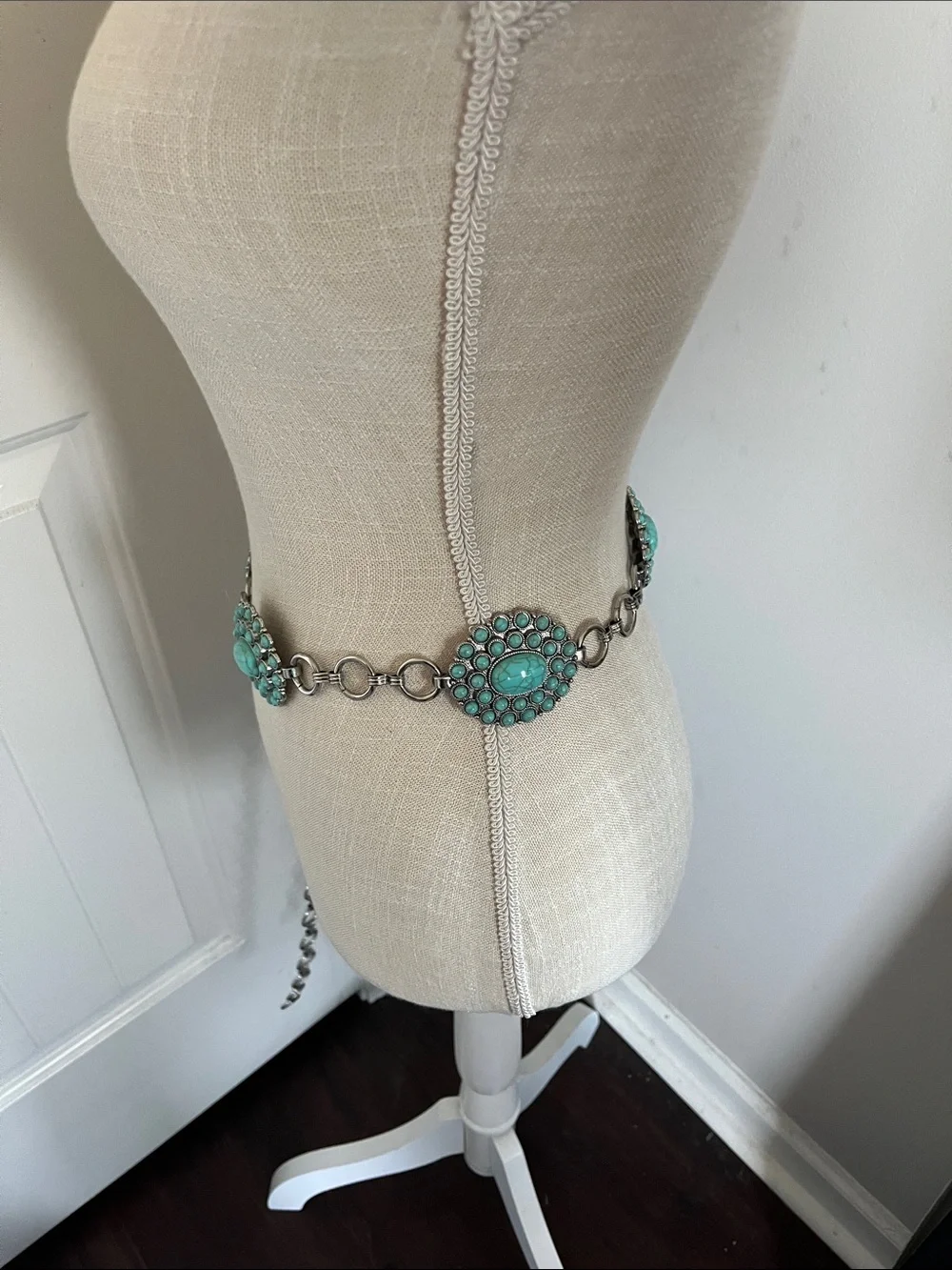 Turquoise Concho Chain Belt - Silver Tone